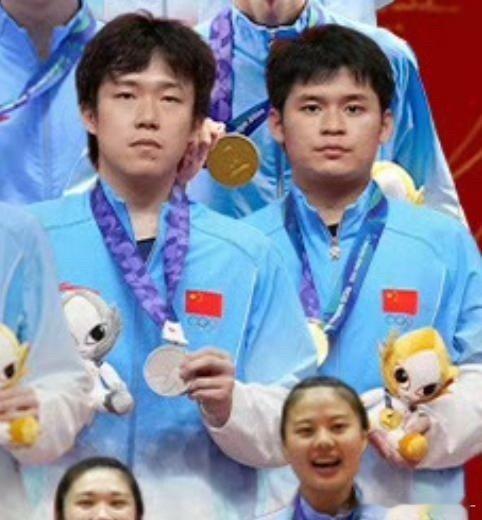 169金89银83铜！亚运收官海报一出直接争议拉满！粗一看满屏都是金牌，看着太提