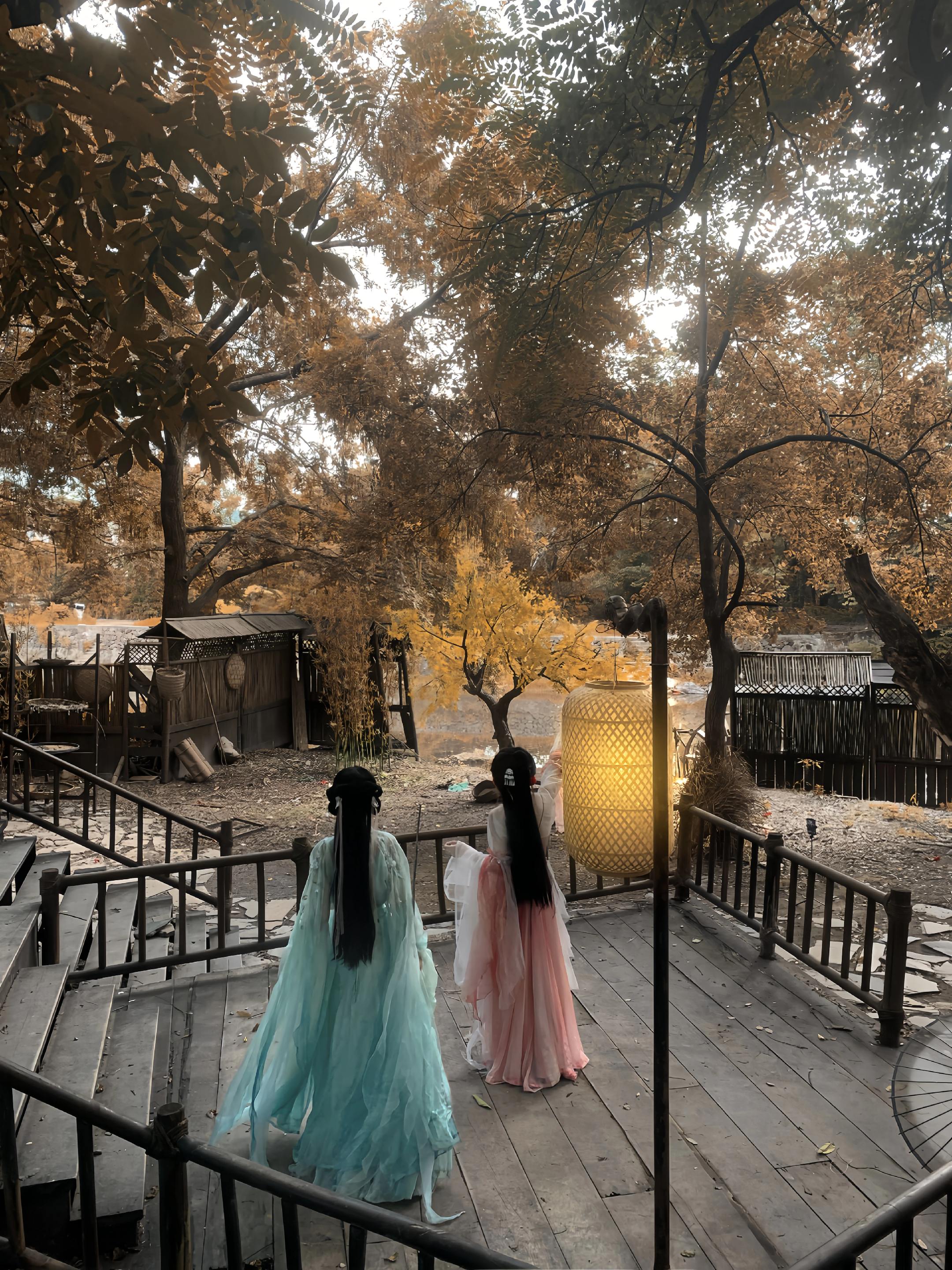 “只一眼胜过万年 若爱你一生太短”