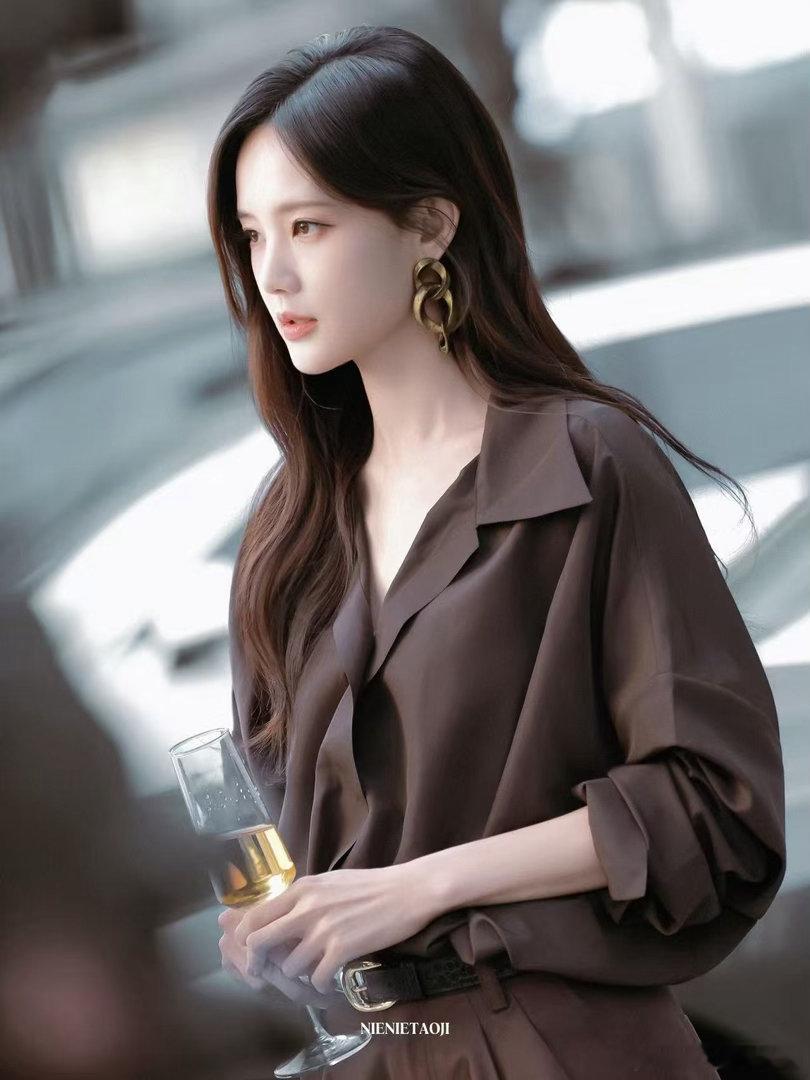 李一桐新剧醉酒幻视千颂伊美人余还得是我们李一桐啊！演技什么含金量不用多说了啊！特