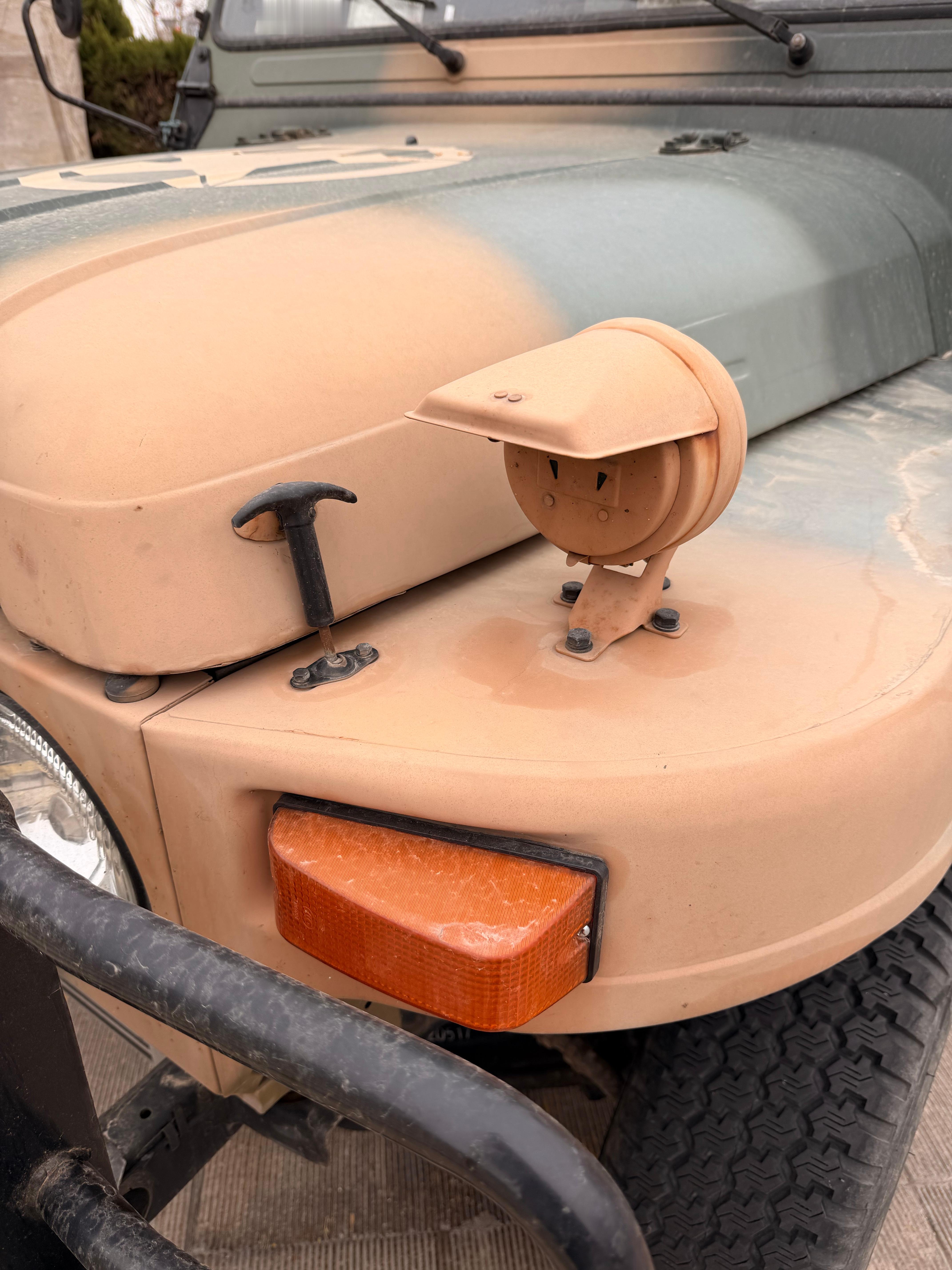 问一问各位军迷车友，这个是什么灯，有知道的吗？蘑菇聊车