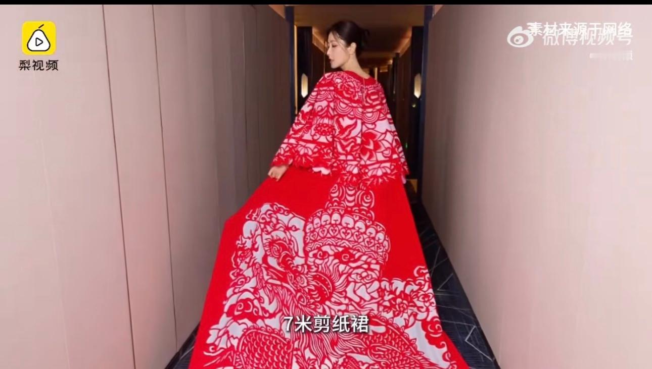 用非遗剪纸的方式打开年轻人社交圈 嘿，这事儿真是挺有意思的！非遗剪纸玩起了跨界，