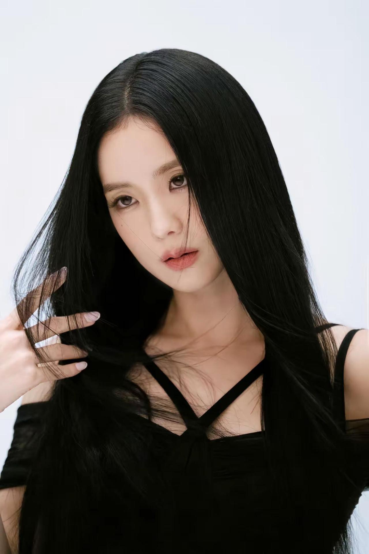 想说漂亮的话来夸你 但是发现漂亮的只有你。jisoo jisoo金智秀 金智秀 