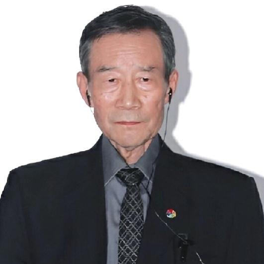 你可以说李雪健演戏较真，
也可以说他低调不爱张扬，
但是唯独有一点，真的喷不了，