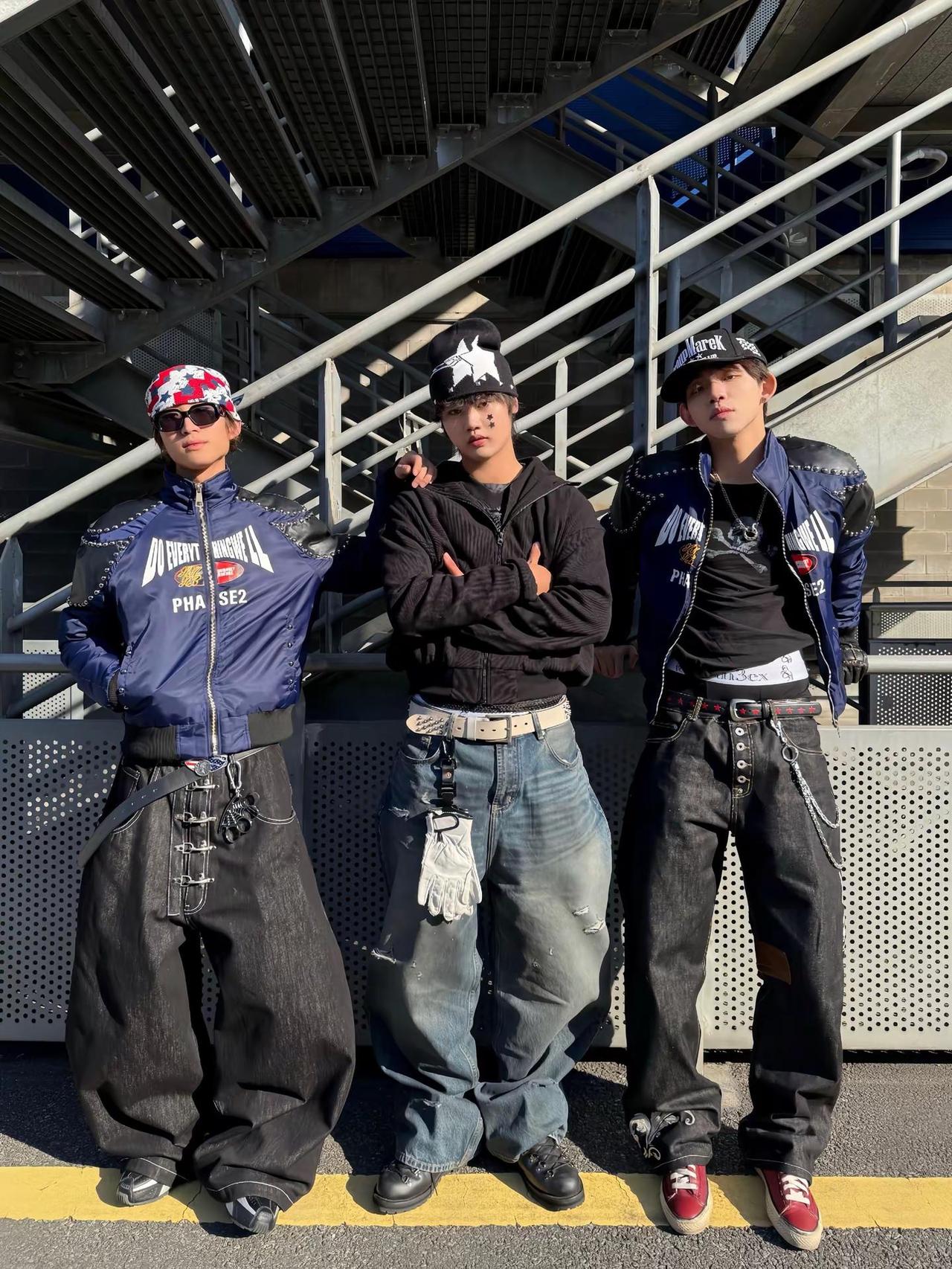 开始想念和朋友们一起玩穿搭的日子。总在冬天怀念夏天 风格实验室 时尚碎碎念 街头