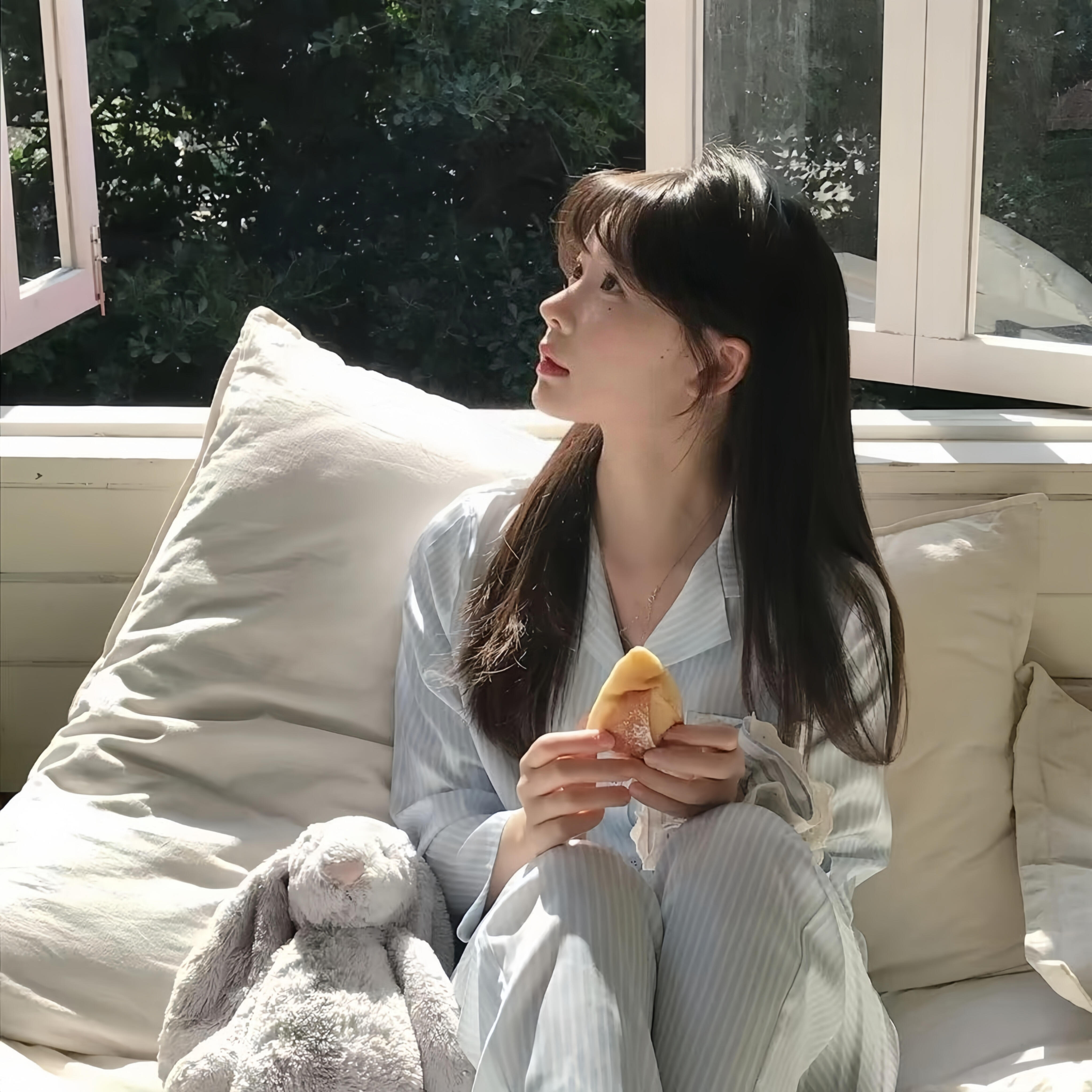 𝑾𝒆𝑪𝒉𝒂𝒕｜居家松弛女头合集｜韩系柔光治愈头像｜ins慵懒日常女头
