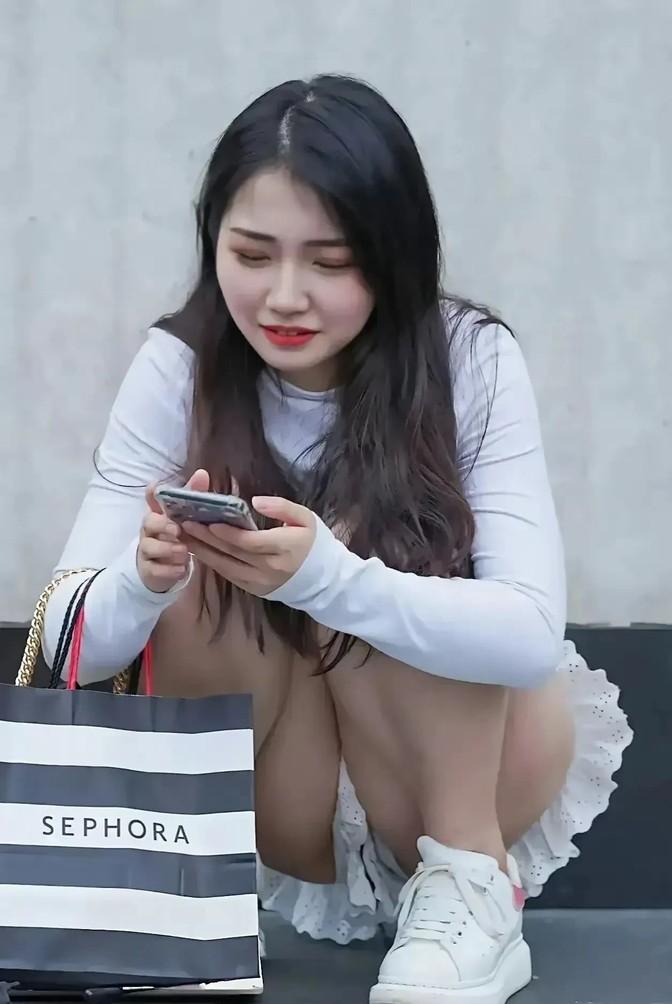 时间这东西，是不是被人偷偷拧快了？2024年都快完了，小时候觉得一天老长了，现在