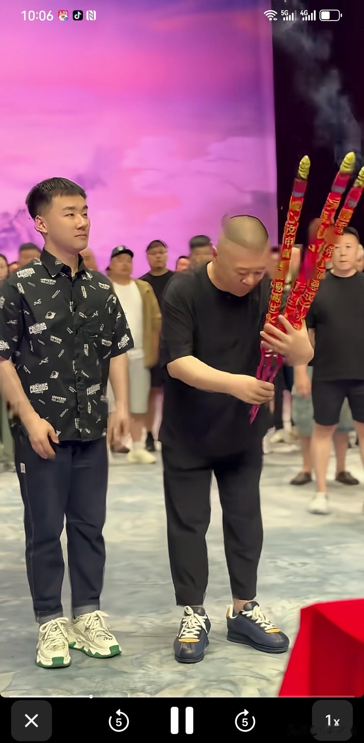 郭德纲做事的一个原则，总是对上天祖宗有敬畏感！