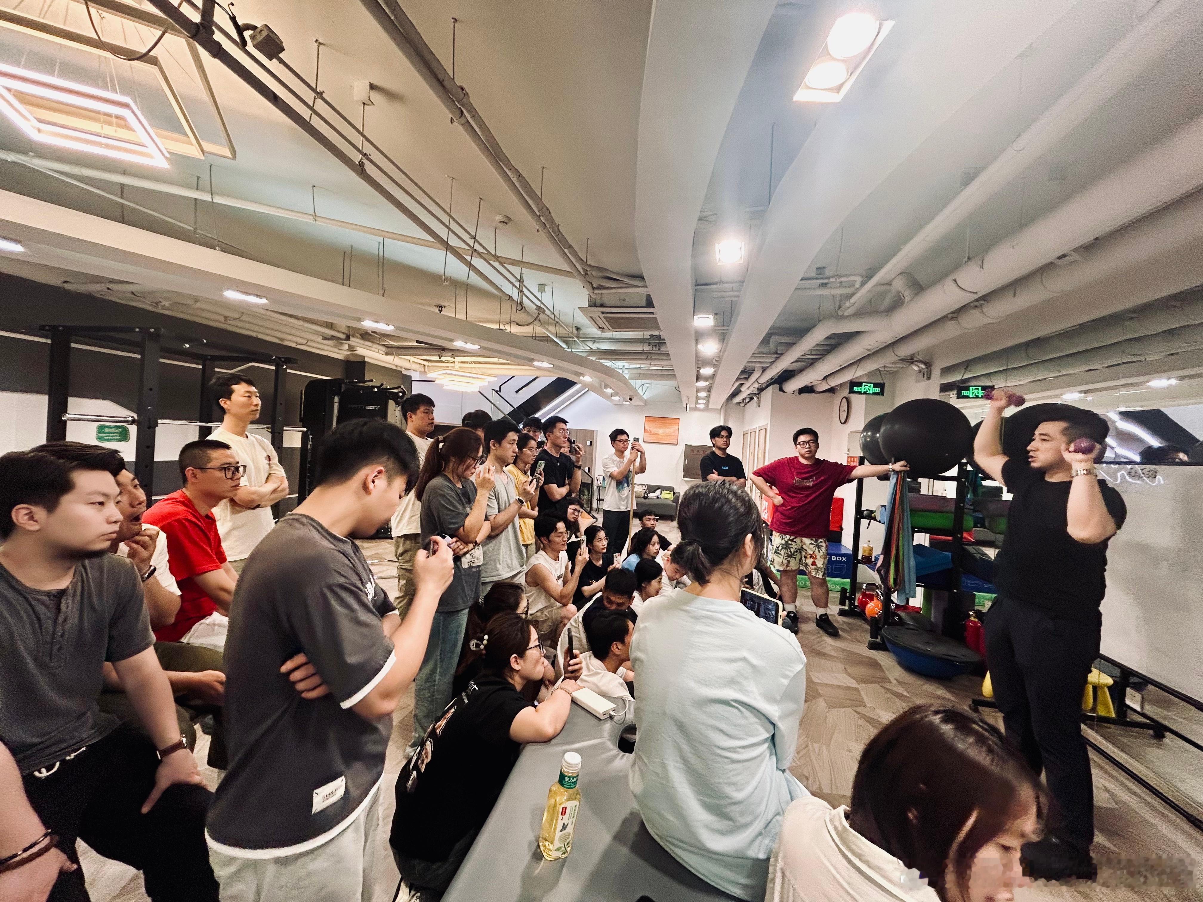 昨天和今天，北京华腾和奥森两个门诊的康复师，统一进行专业考核与技术内训，两天的头