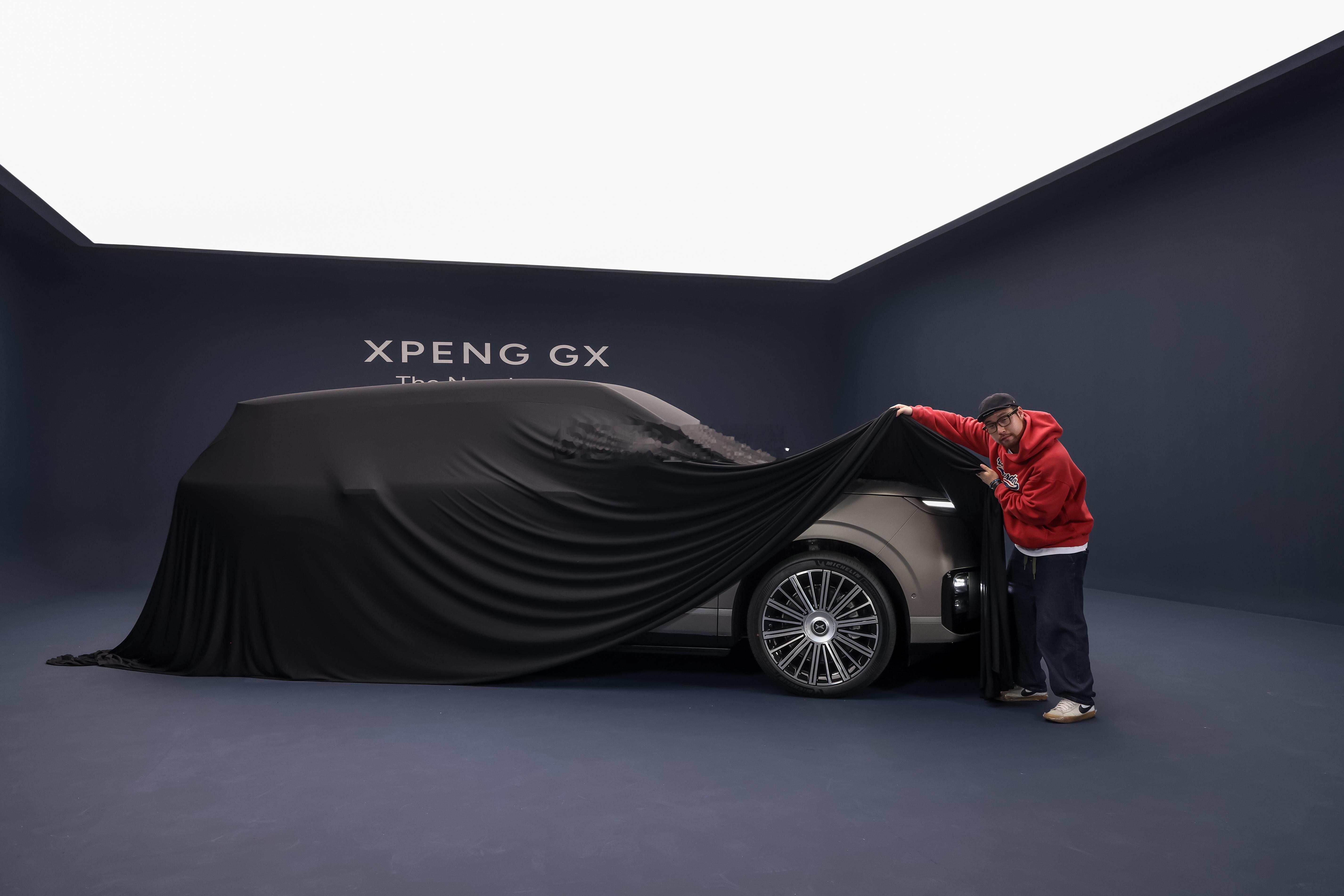 这个隐私玻璃只是小鹏GX的其中一个彩蛋，这次先拍摄后听的产品讲解，有一种在开盲盒