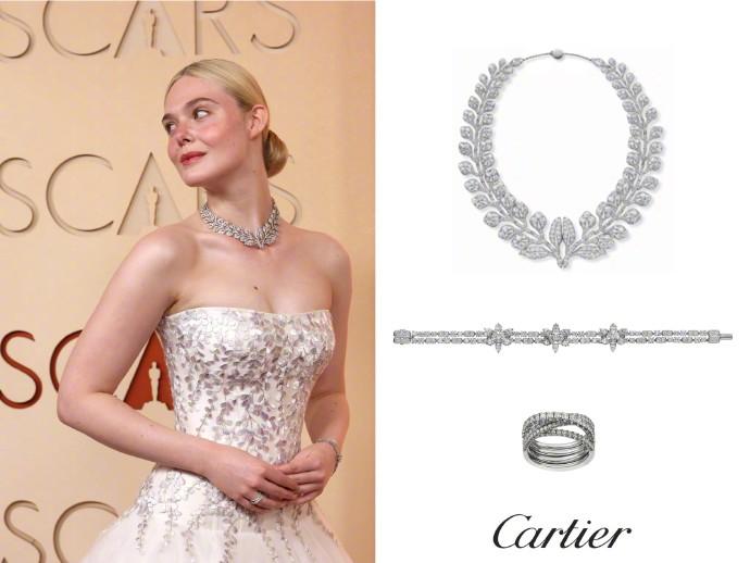 艾丽·范宁（Elle Fanning）出席奥斯卡颁奖典礼，穿着公主裙，金发碧眼，