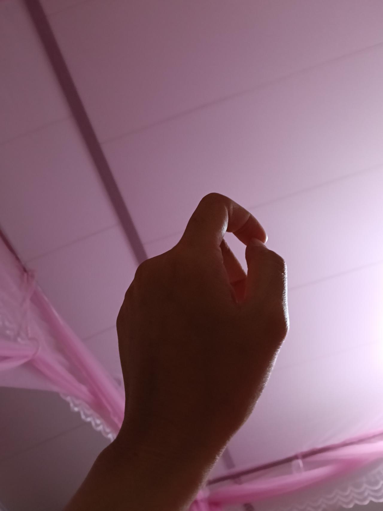生活在婆家真的太痛苦了，怕公公没有边界，我在房间里整天胆战心惊，老公不在，我怕公