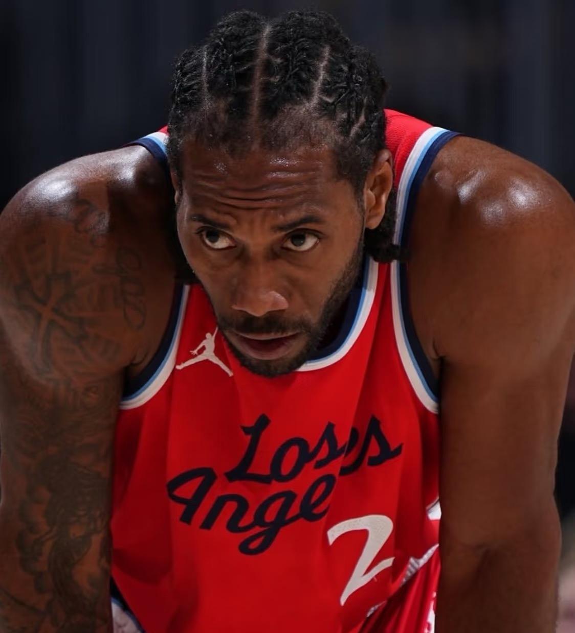 生死战铁血2分！伦纳德终于拉了波大的……
随着勇士最后5分钟逆转战胜快船，快船这