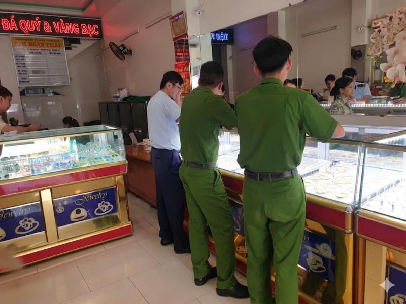 越南胡志明多家销售来历不明黄金的店铺被罚款
4月26日，越南胡志明市市场管理部门
