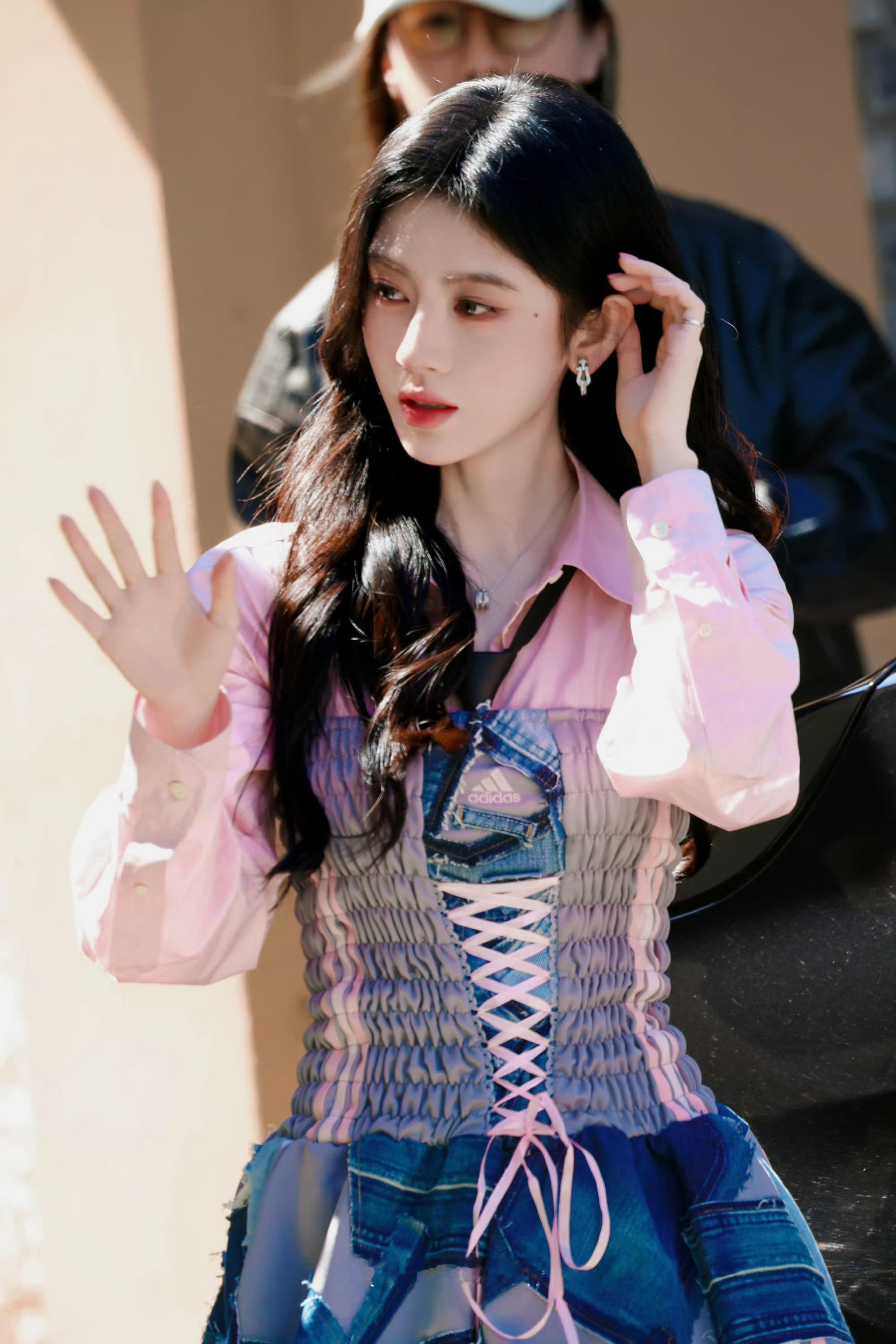 鞠婧祎 jjy﻿鞠婧祎苏绿夏 𝓨𝓸𝓾 𝓵𝓲𝓼𝓽𝓮𝓷 𝓽𝓸 