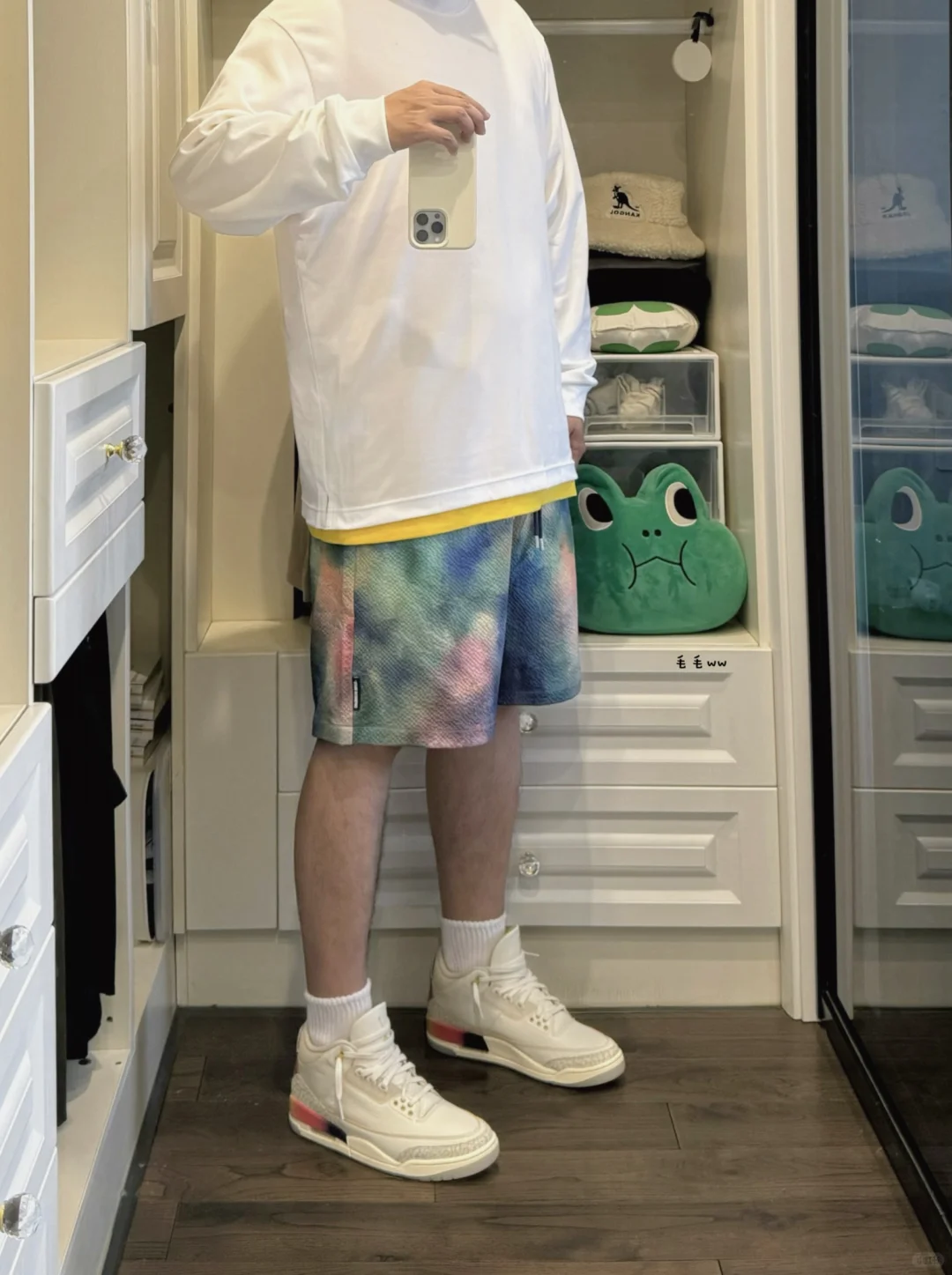 色彩短裤｜基础款穿搭