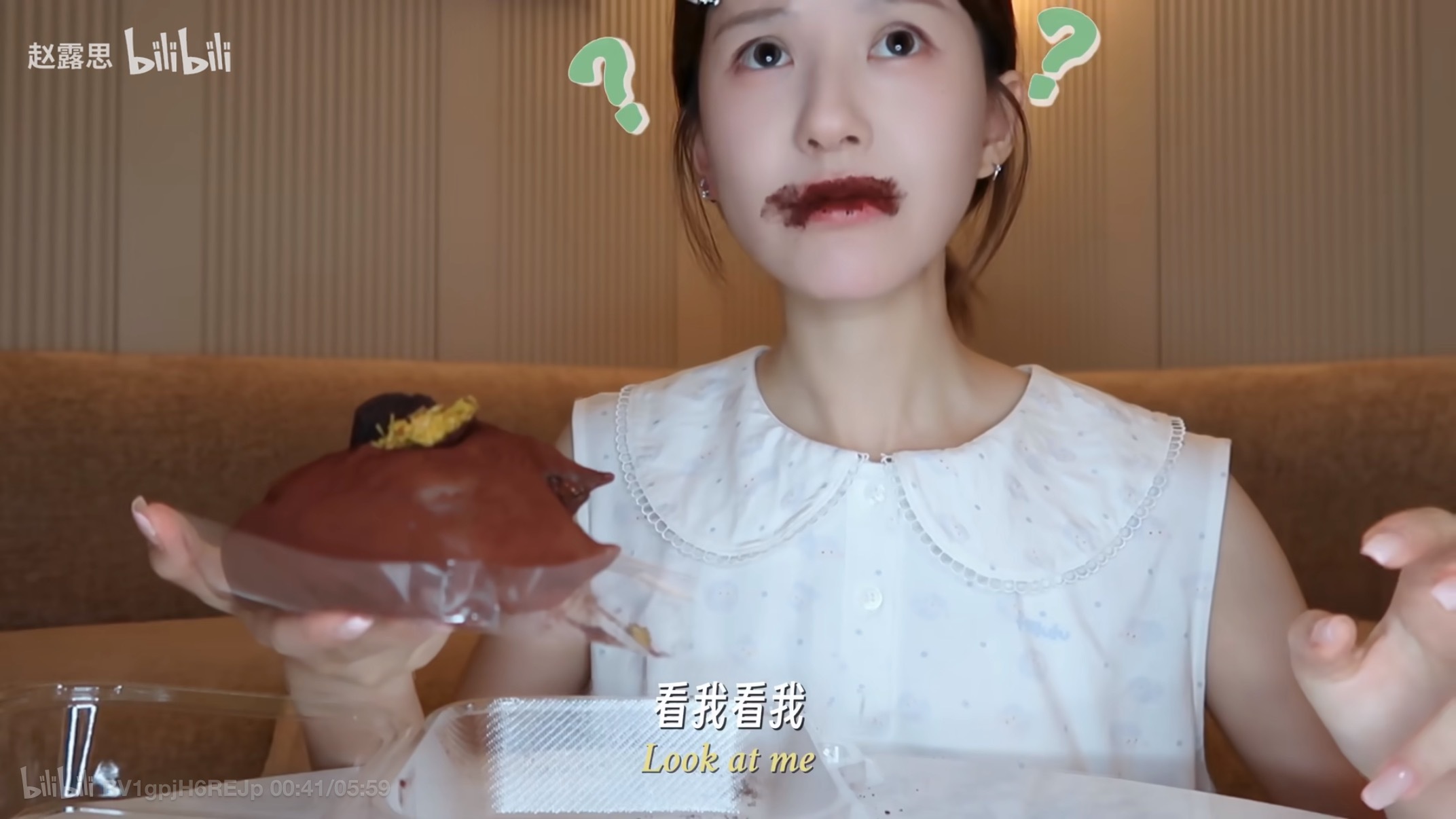 之前提建议说工作室的物料要面对全球粉丝，然后发现这个有英文字幕，但是不知道其他平