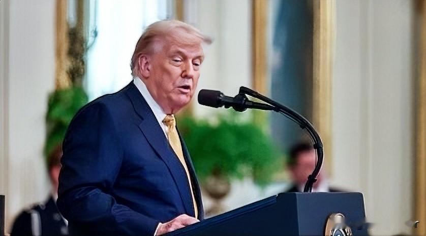 美国总统特朗普表示，前任转给乌克兰的每一分钱并没有花在武器上。但现在不会了，因为