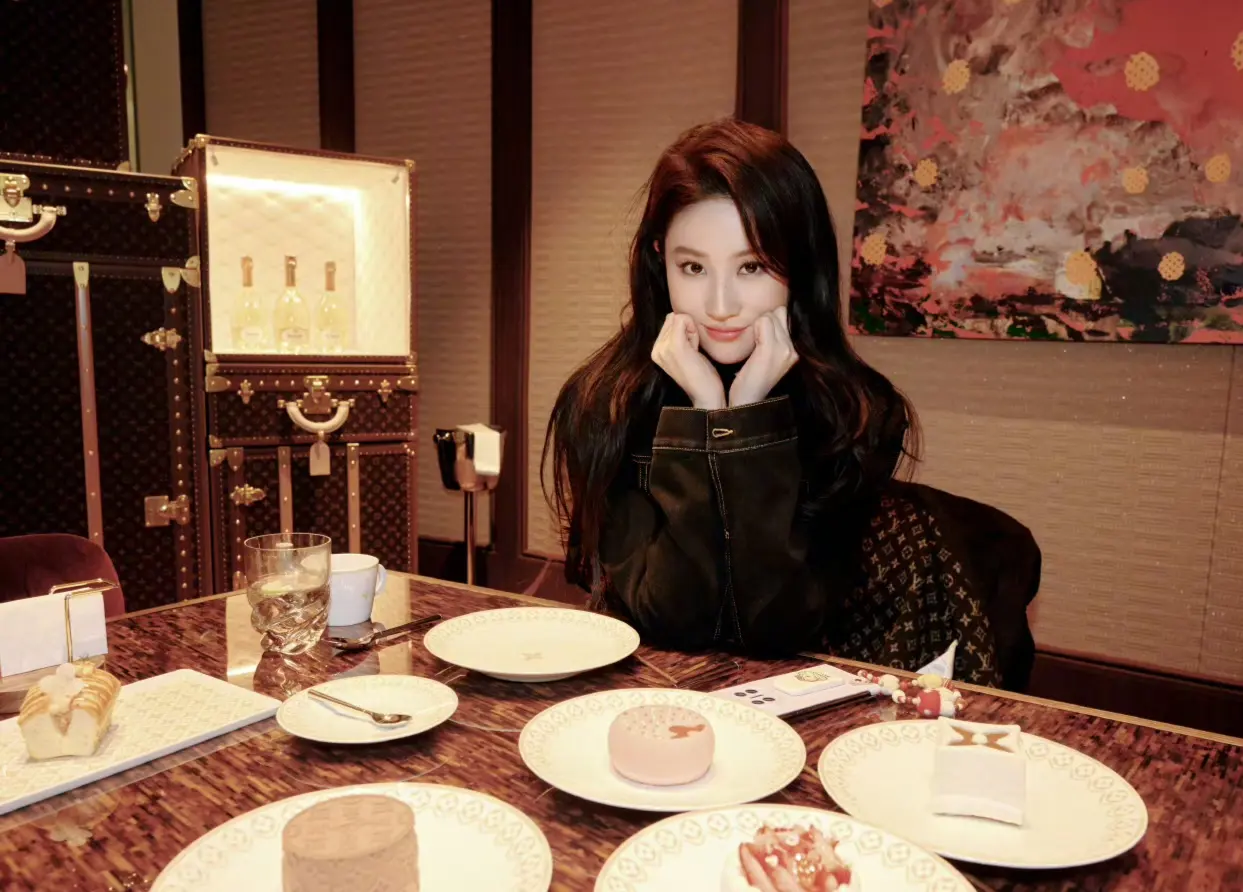 茜茜终于更新了，路易斯登之行。