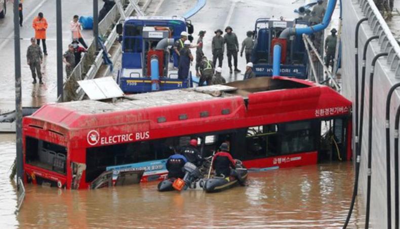 韩国暴雨已致 40 人死亡，其中 13 人在地下车道淹死，超 1 万人被临时转移
