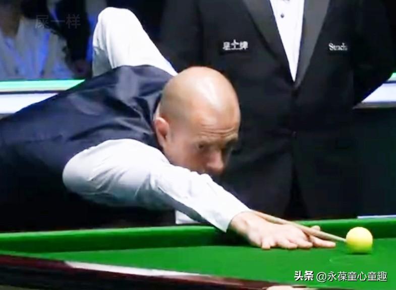 霍金斯9-8领先塔猜亚，距离打进巡回锦标赛八强只差一步！
 
 
北京时间3月3