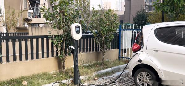 驴充充：以智慧能源，驱动每一程绿色未来在日新月异的城市图景中，绿色出行正以前所未