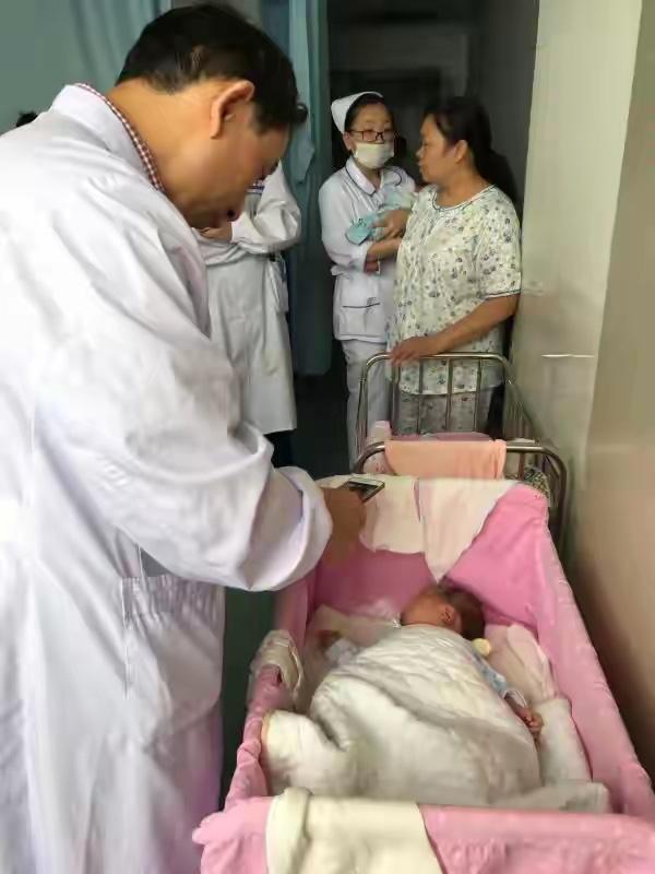 2 月 26 日凌晨，武汉大学中南医院上演了一幕生命奇迹，一位来自新疆的 24 