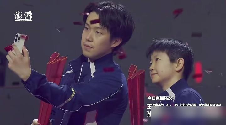 16进8，王楚钦差点被丹麦人干沉默了，单局1-7落后。可转过头，决赛直接剃了个4