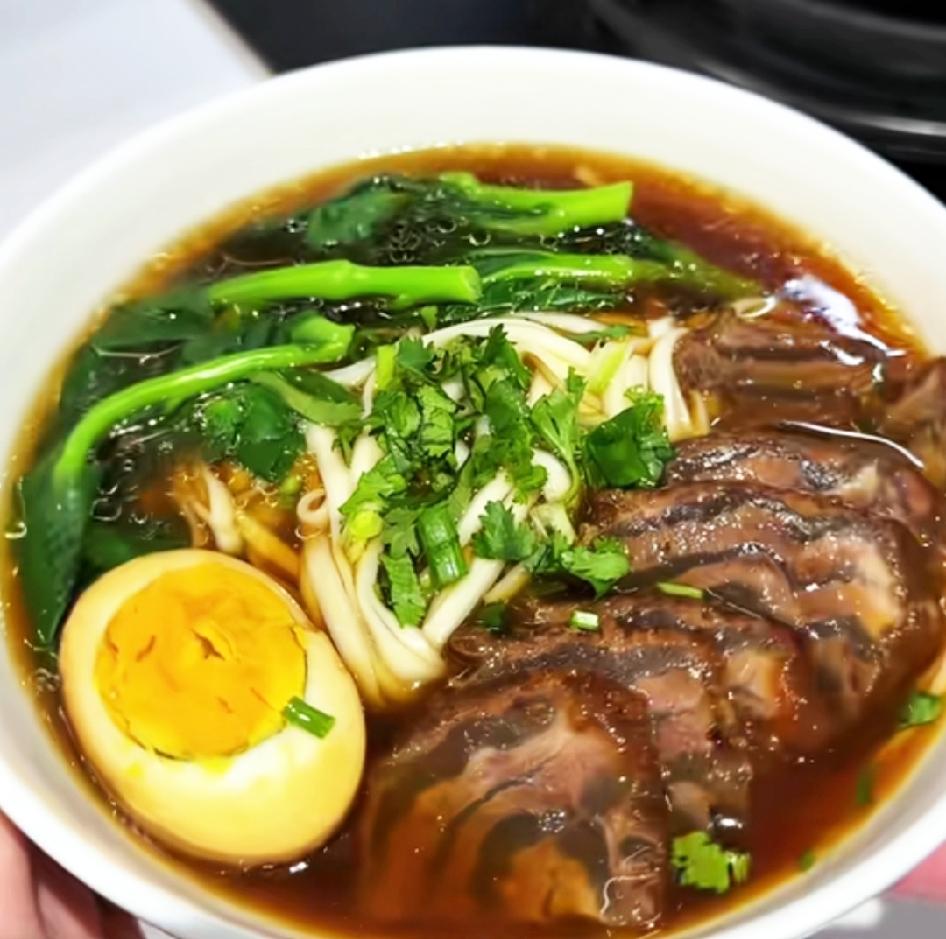 有没有跟我一样的，不喜欢在家里煮牛肉！煮一次牛肉好几天锅具、厨房都有膻味、香料味