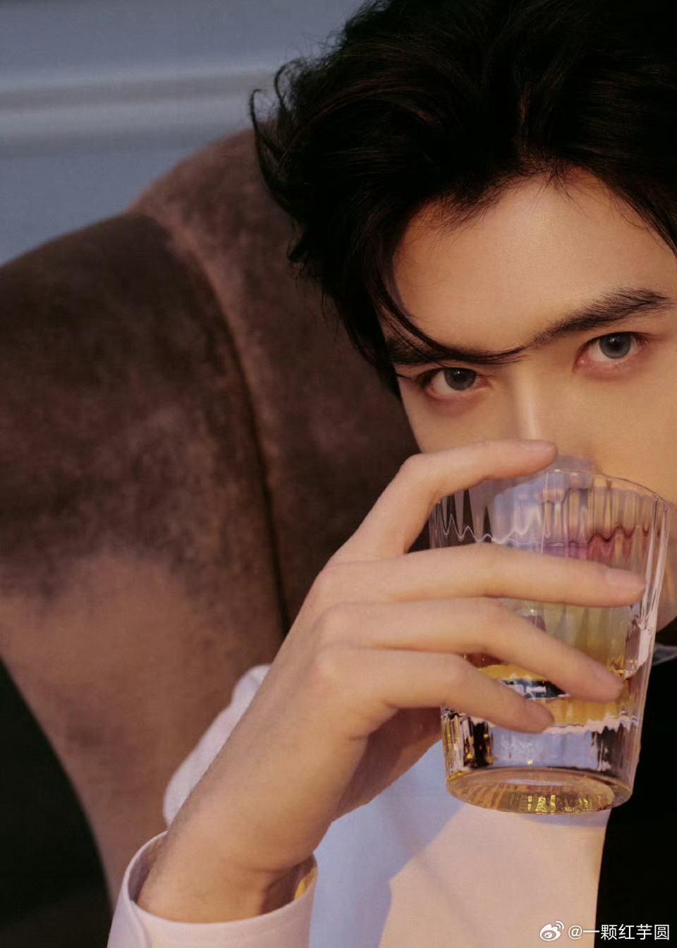 陈飞宇出个国帅成啥了这简直顶级魅魔！！阿瑟丝最近爽成啥了