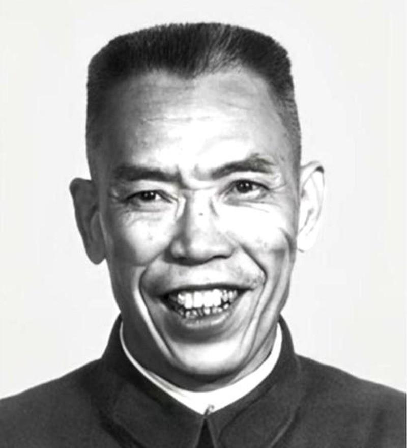 万岁军军长的战功,是靠九处伤口一处处打出来的。1980年,他等到的处理结果却只有