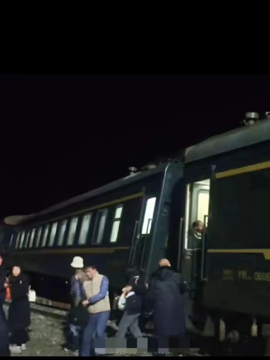 K7034 列车脱轨：惊险中的万幸

小伙伴们，这两天有一则令人心惊的消息传来：