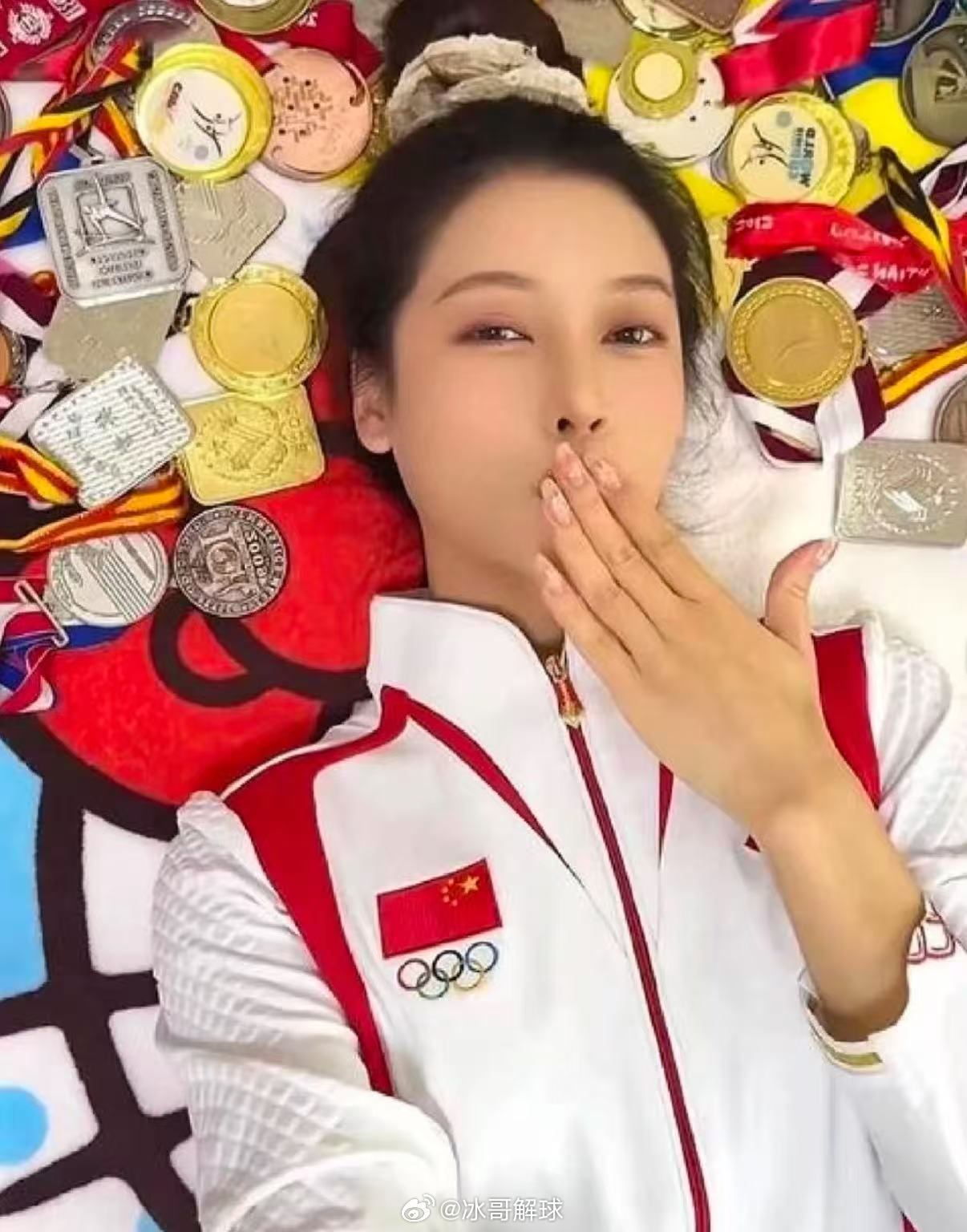 吴柳芳备战奥运会时因伤退役曾是体操世界杯冠军，全力备战奥运却在选拔赛意外受伤，颈