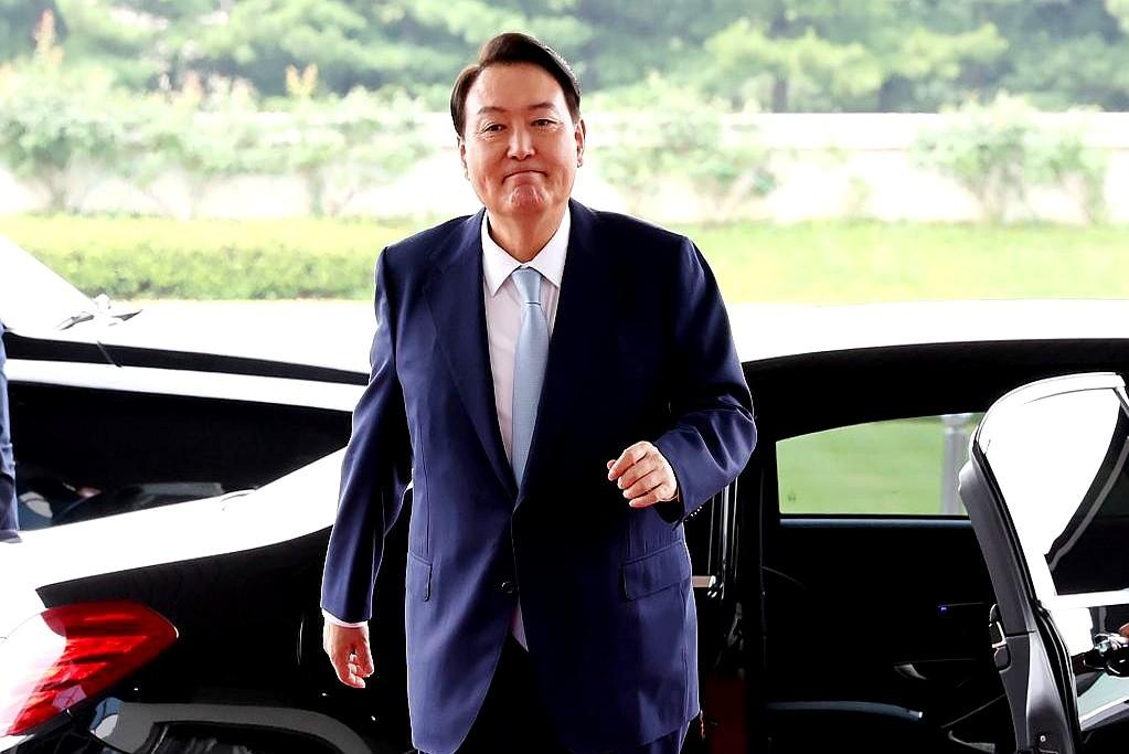 尹锡悦差点引爆第三次世界大战！

这两天，尹锡悦又被推到风口浪尖。

现在韩国检