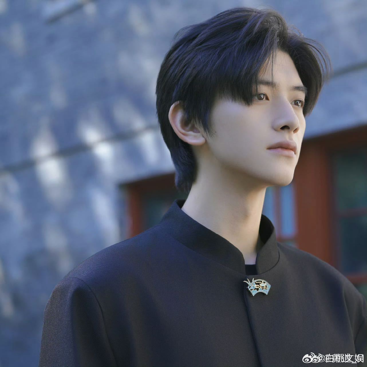 王鹤棣为师弟黄逍打call王鹤棣给师弟黄逍新综艺打call奋斗吧人生 王鹤棣给师