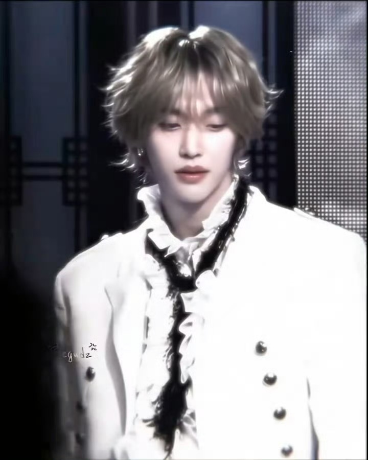 朴元彬 YSL  【朴元彬】变装界最严厉的欧巴 