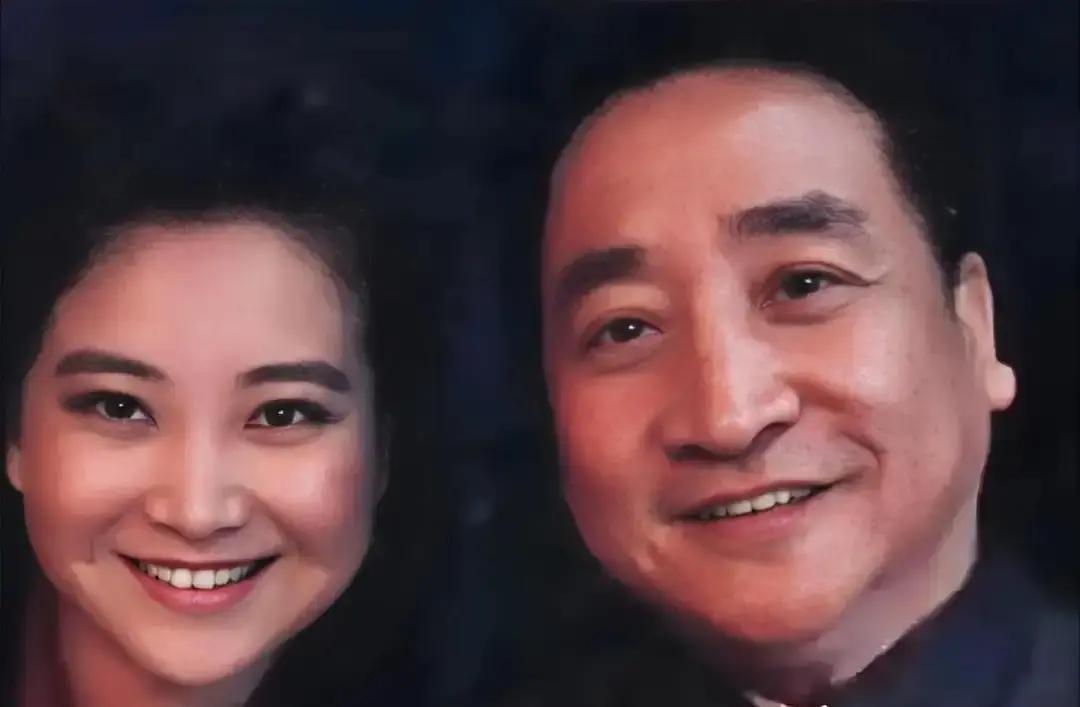 贾玲把胖妹打拳拍成春节档冠军，票房飙到三十亿。
我初一进场，被满屋笑声裹着，屏幕