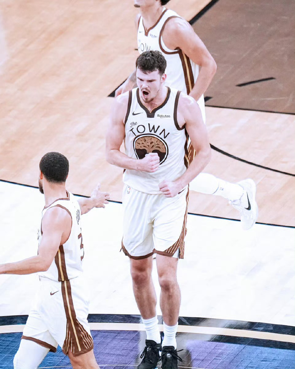 昆滕-波斯特赛后采访谈一波流带走比赛：“下半场一开始打得很乱，尤其是我自己，说实