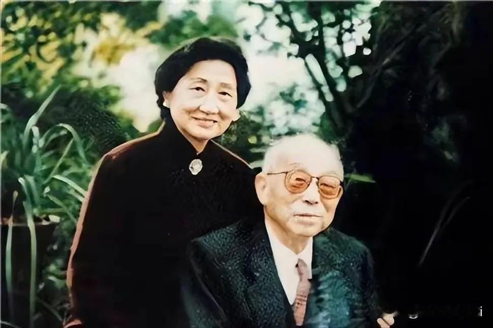 张学良一生充满了传奇色彩，活到101岁。虽然张学良被囚禁55年，仍然长寿。在一次