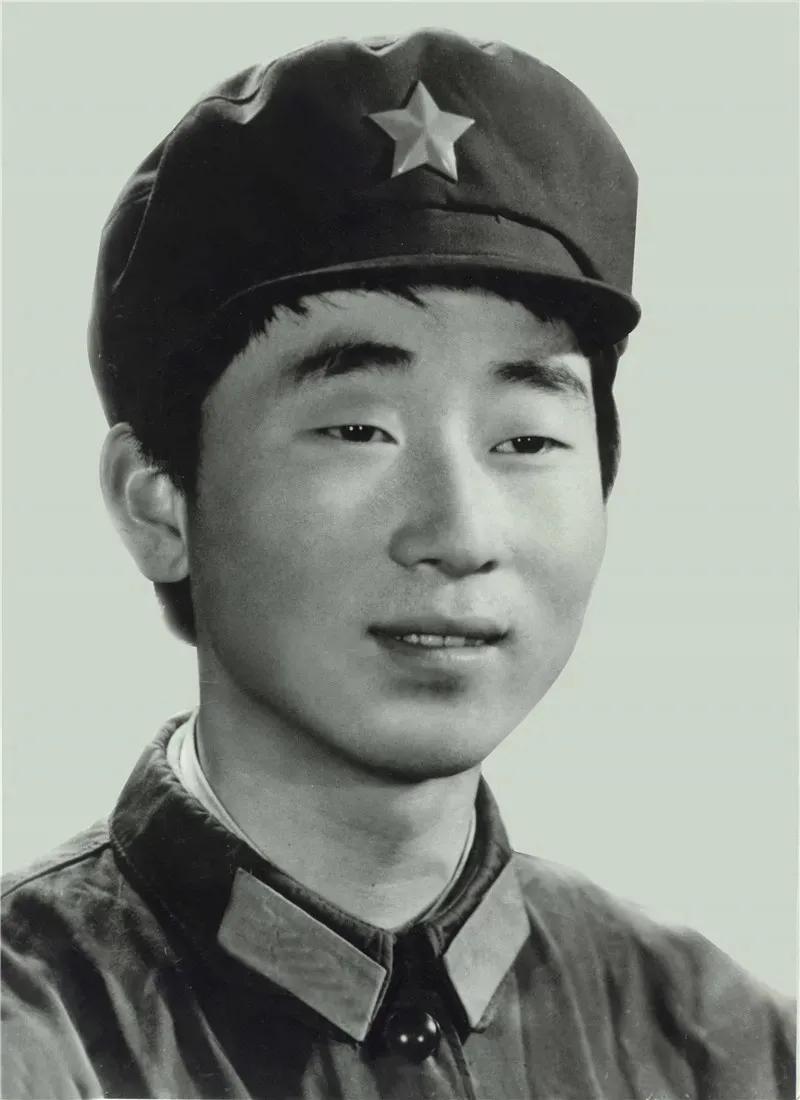 “雷锋式的战士”——刘柏林
原沈阳军区某工兵团一营二连四班战士刘柏林，为抢救21