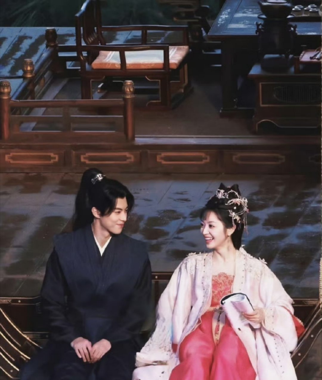 感觉王鹤棣现在演戏都有一种很明显的表演感，像他的rap一样。 