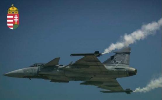 中国客机在欧洲上空短暂失联，触发北约防空警报，多架战斗机紧急升空。
 
事情发生