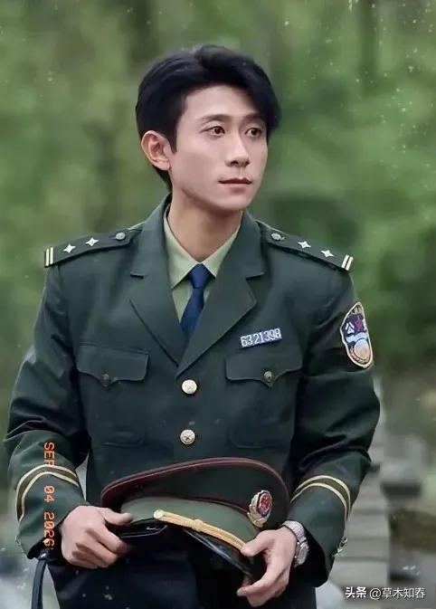 看了新版《重案六组》，
发现一件很有意思的事。
就是张一山不管演什么角色，似乎都