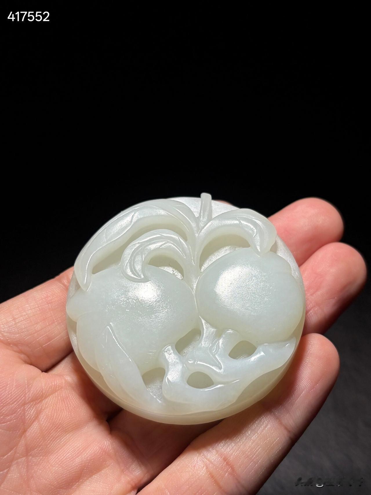 清和田玉福寿双全 玉佩
尺寸直径5.48厘米，厚1.47厘米