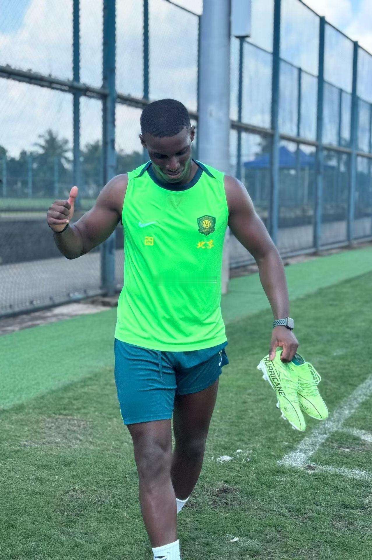 北京国安北京国安 ㊗️ 法比奥生日快乐🎂🎂🎂 