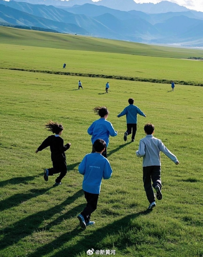 【#山东13市公布中小学春秋假#】4月15日，随着菏泽市、东营市、枣庄市相继确认