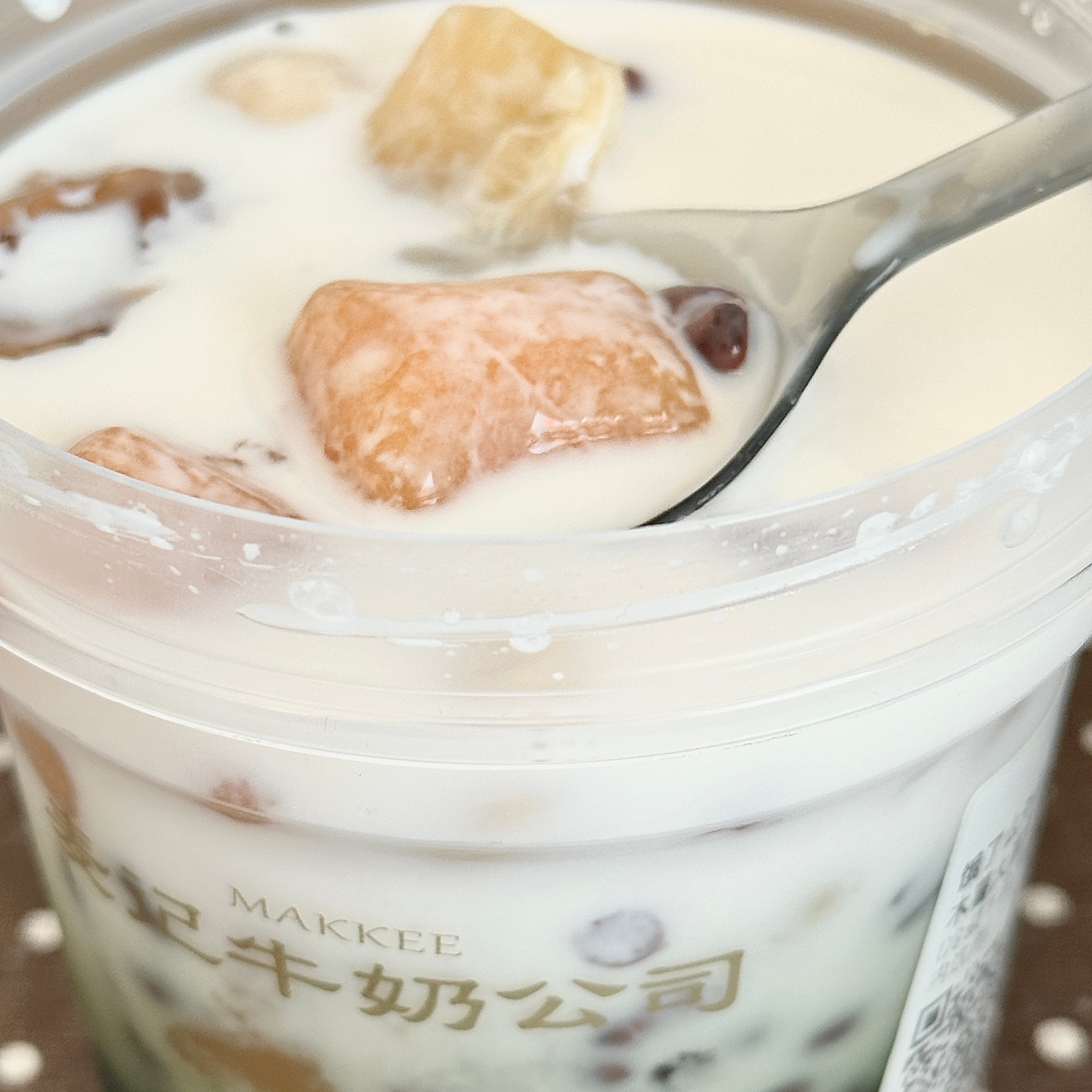 我现在就是全世界与我无关，我又变身猪猪开吃了