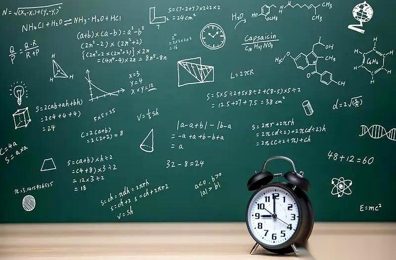 身边有种人，你看着都觉得累，但他自己爽得不行。
初中那会儿，我们班就一个。
数学