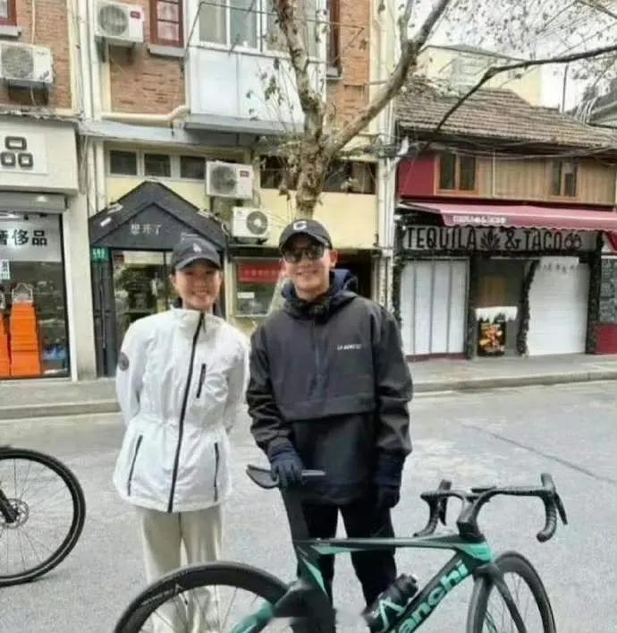 郑恺的这辆自行车竟然有100多万，我没数错吧？[哆啦A梦害怕] ​​​