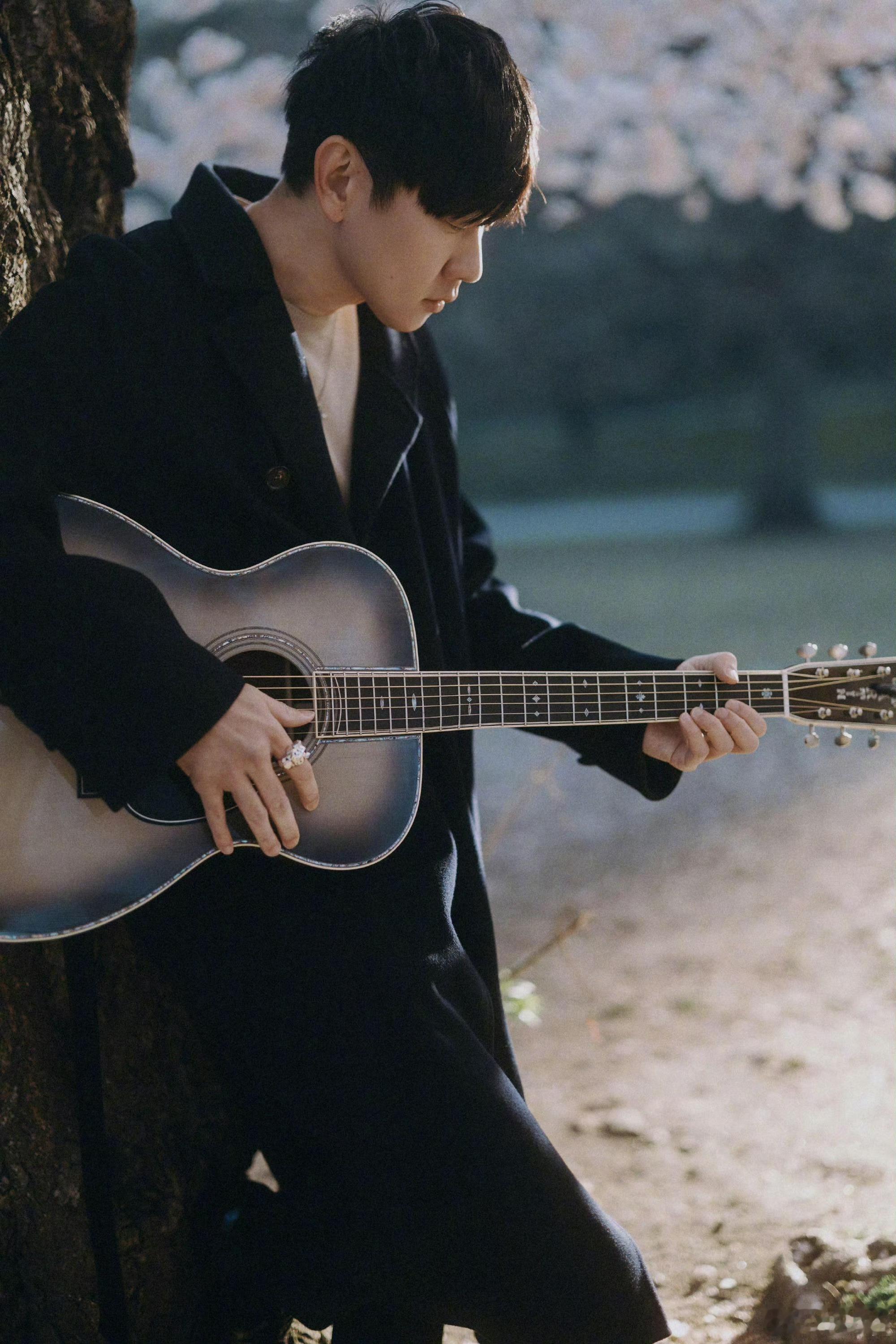 林俊杰 从年少听到长大，一爱就是二十三年🎵他用音符治愈岁月，我们用陪伴回应热爱