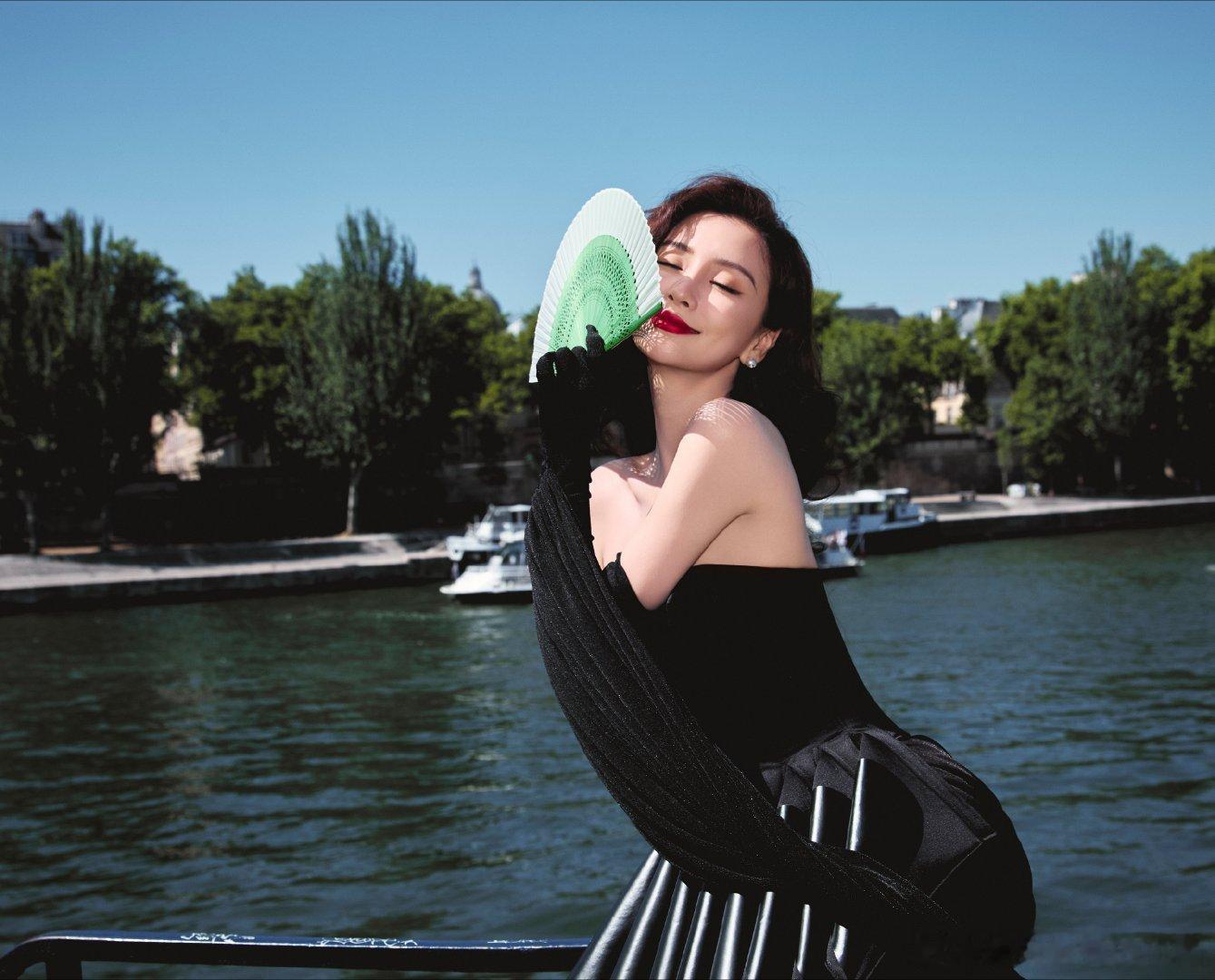 angelababy 巴黎高定周造型出图，好美[爱慕][爱慕] ​​​